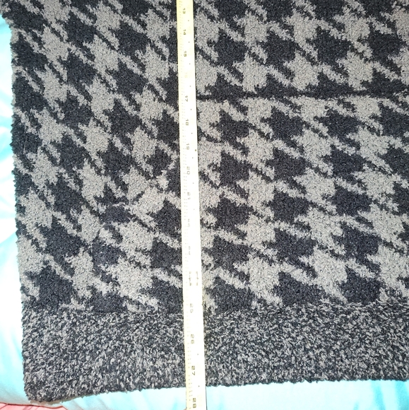 SKIMS Knit Hoodie - Picture 9 of 13